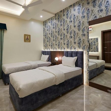 Hotel Rose Gold Ahmednagar Kültér fotó