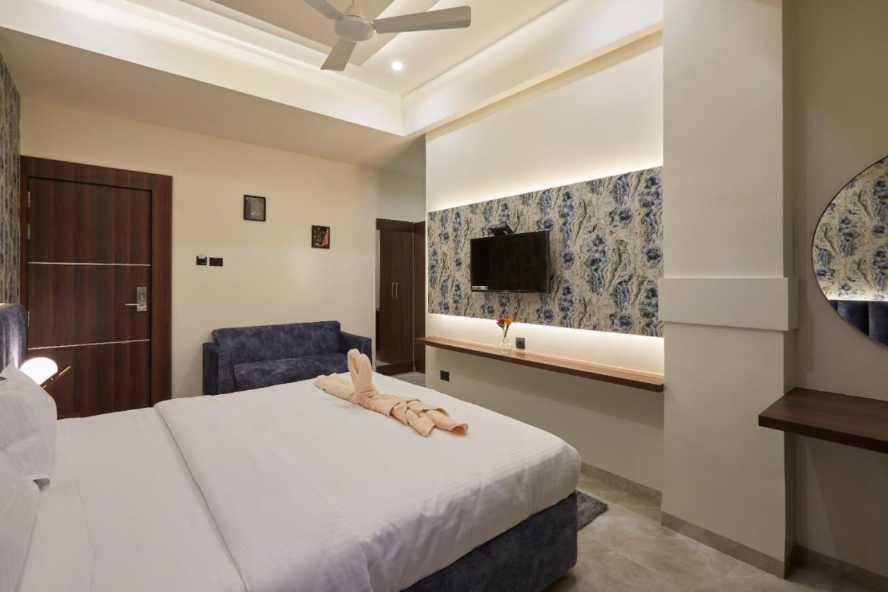 Hotel Rose Gold Ahmednagar Kültér fotó