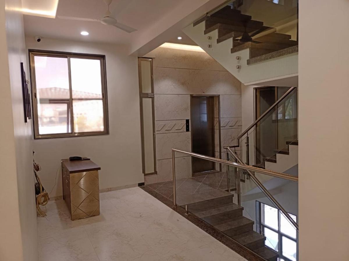 Hotel Rose Gold Ahmednagar Kültér fotó