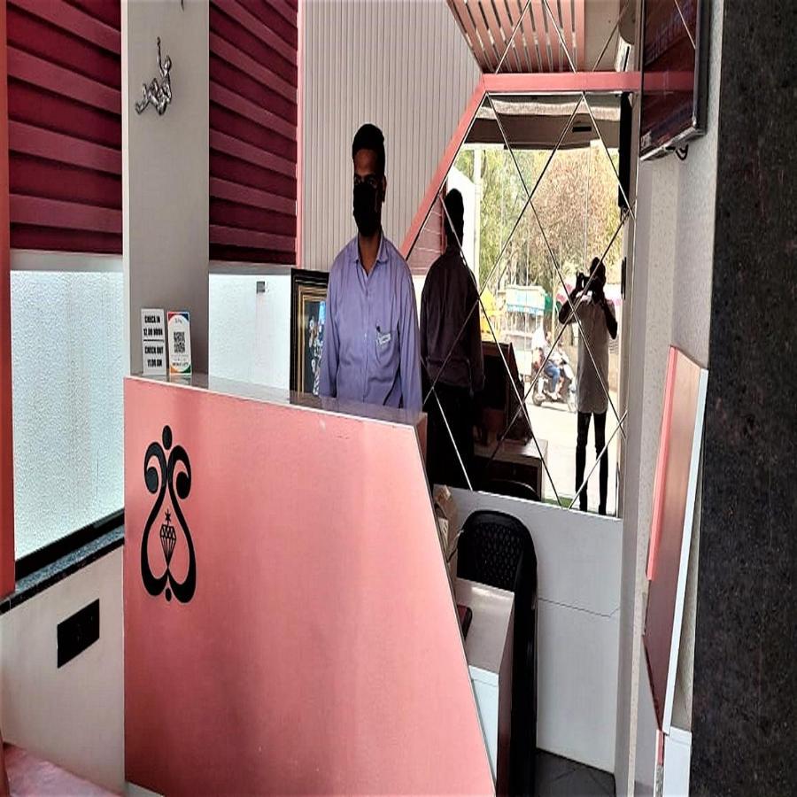 Hotel Rose Gold Ahmednagar Kültér fotó