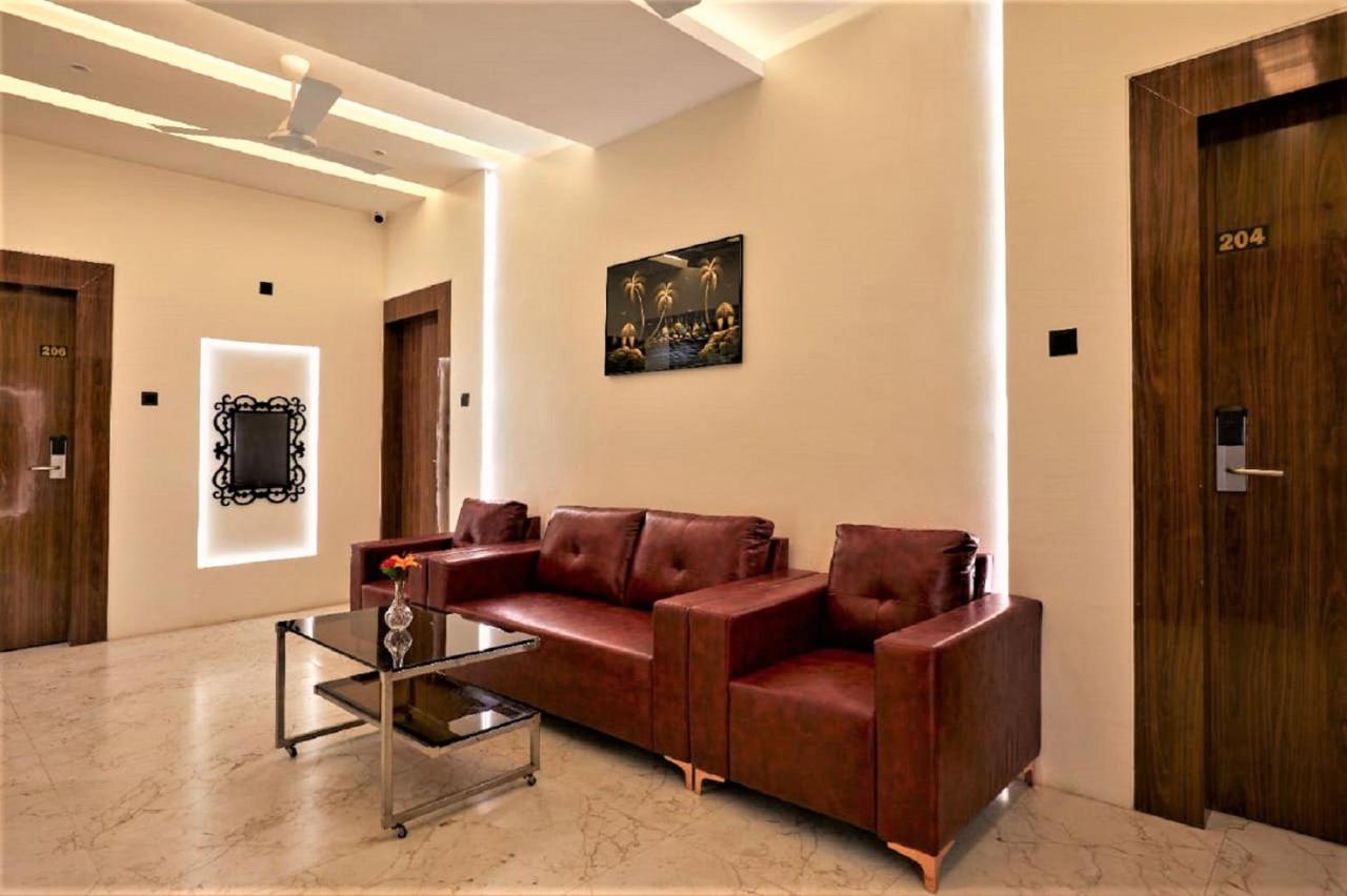 Hotel Rose Gold Ahmednagar Kültér fotó