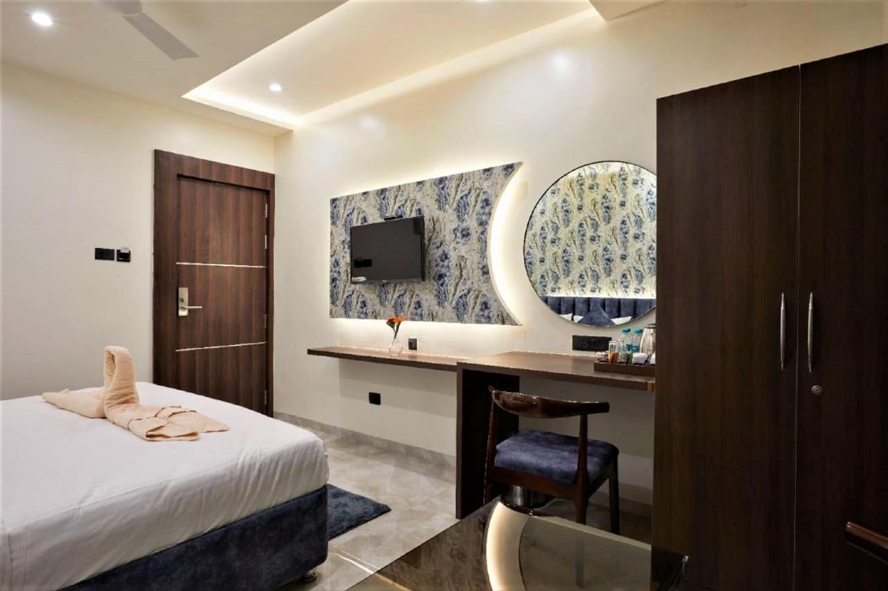 Hotel Rose Gold Ahmednagar Kültér fotó