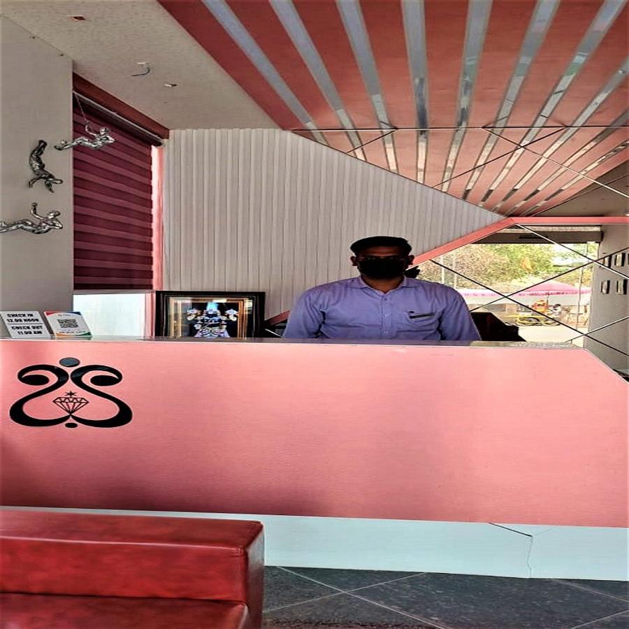 Hotel Rose Gold Ahmednagar Kültér fotó
