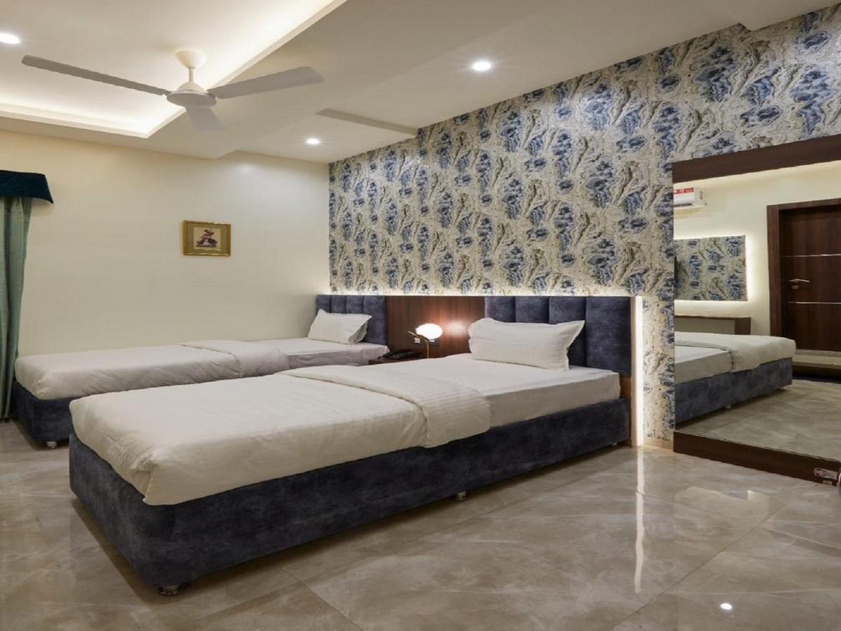 Hotel Rose Gold Ahmednagar Kültér fotó
